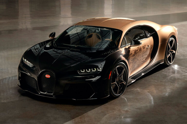 Golden Era El Bugatti Chiron Super Sport Conduciendo