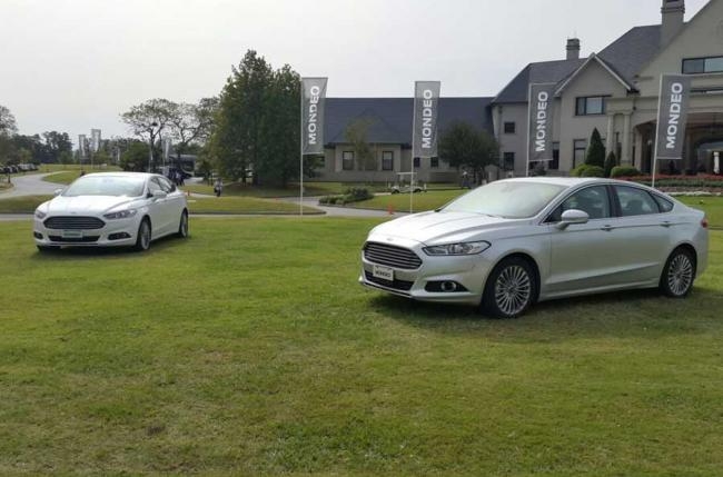 Lanzamiento Ford Mondeo Conduciendo Com