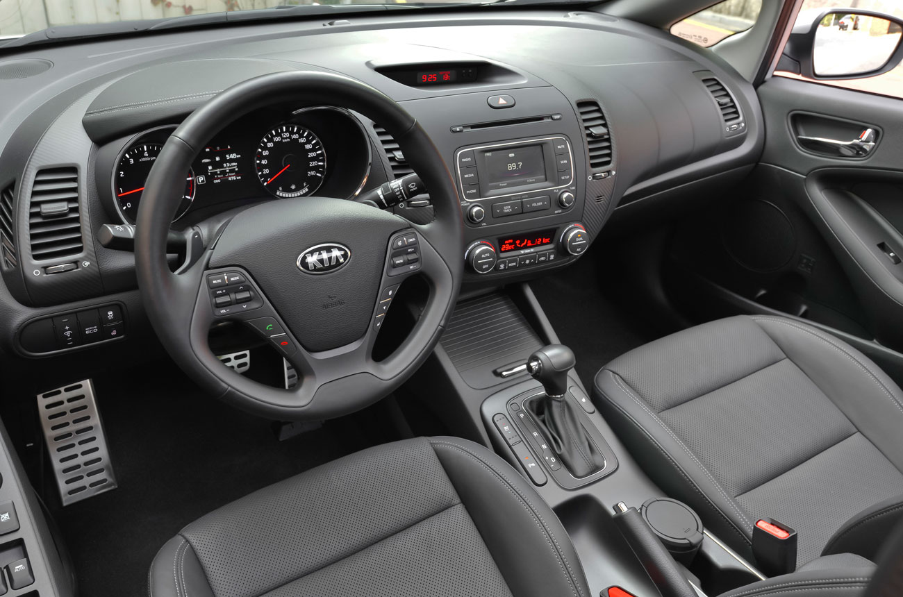 KIA Cerato Hatchback EX 1.6 5P AT 2017 - Conduciendo.com