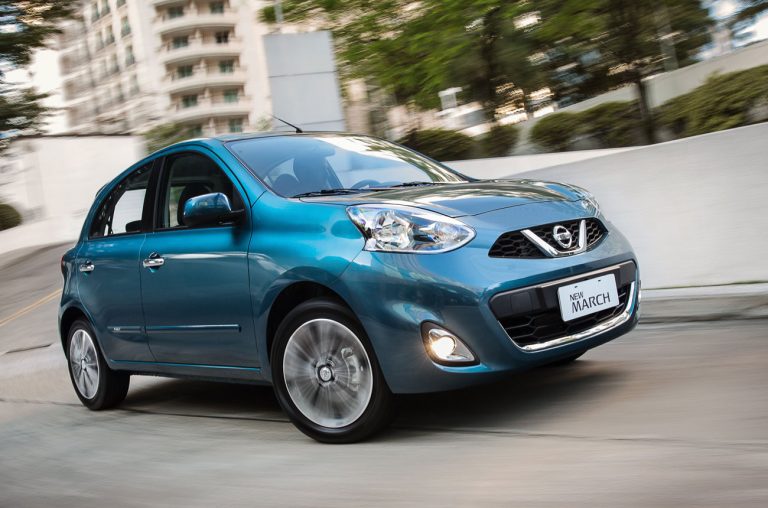 Duelo hatchback: Toyota Etios vs Nissan March -Conduciendo.com